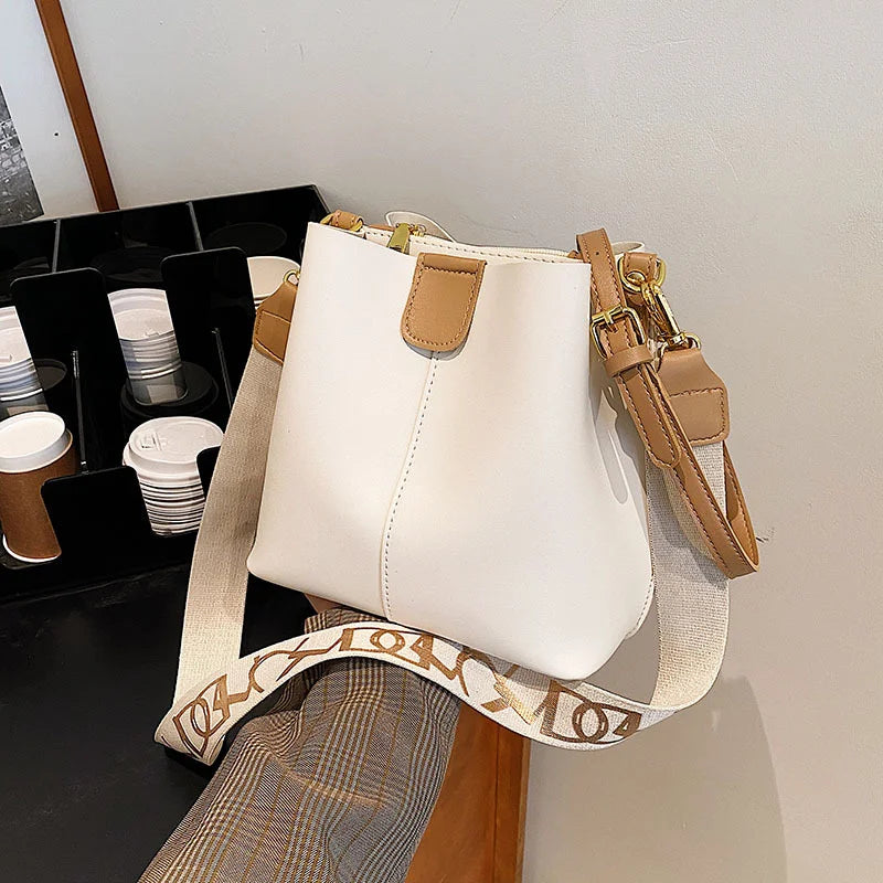 Parisian Chic Wide Strap Bucket Bag - GlamoROZ