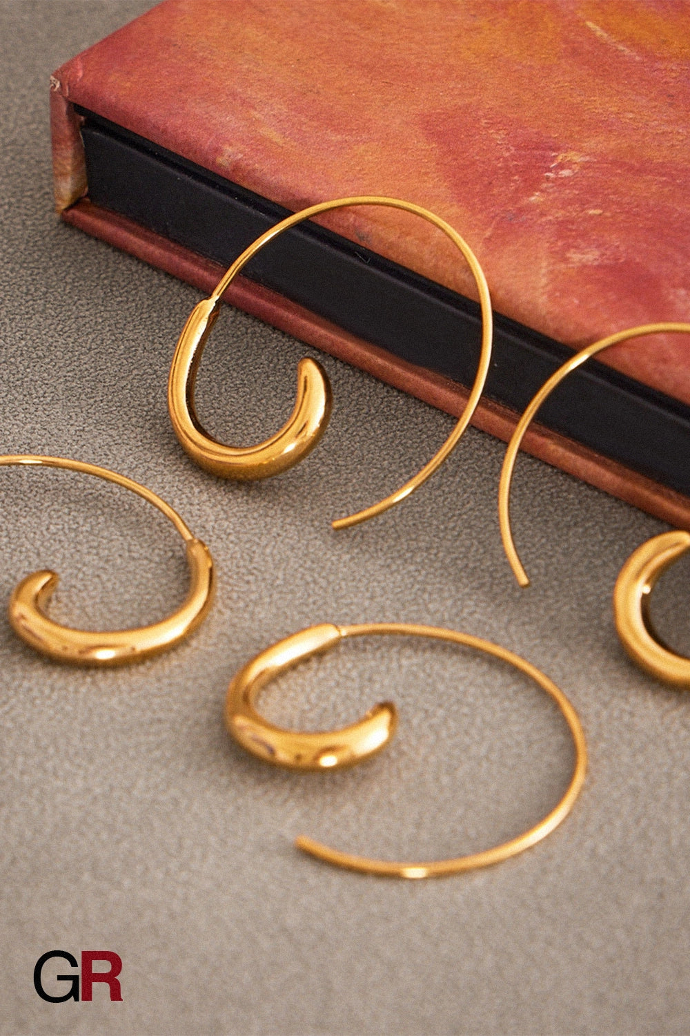 Lueur Arc Earrings