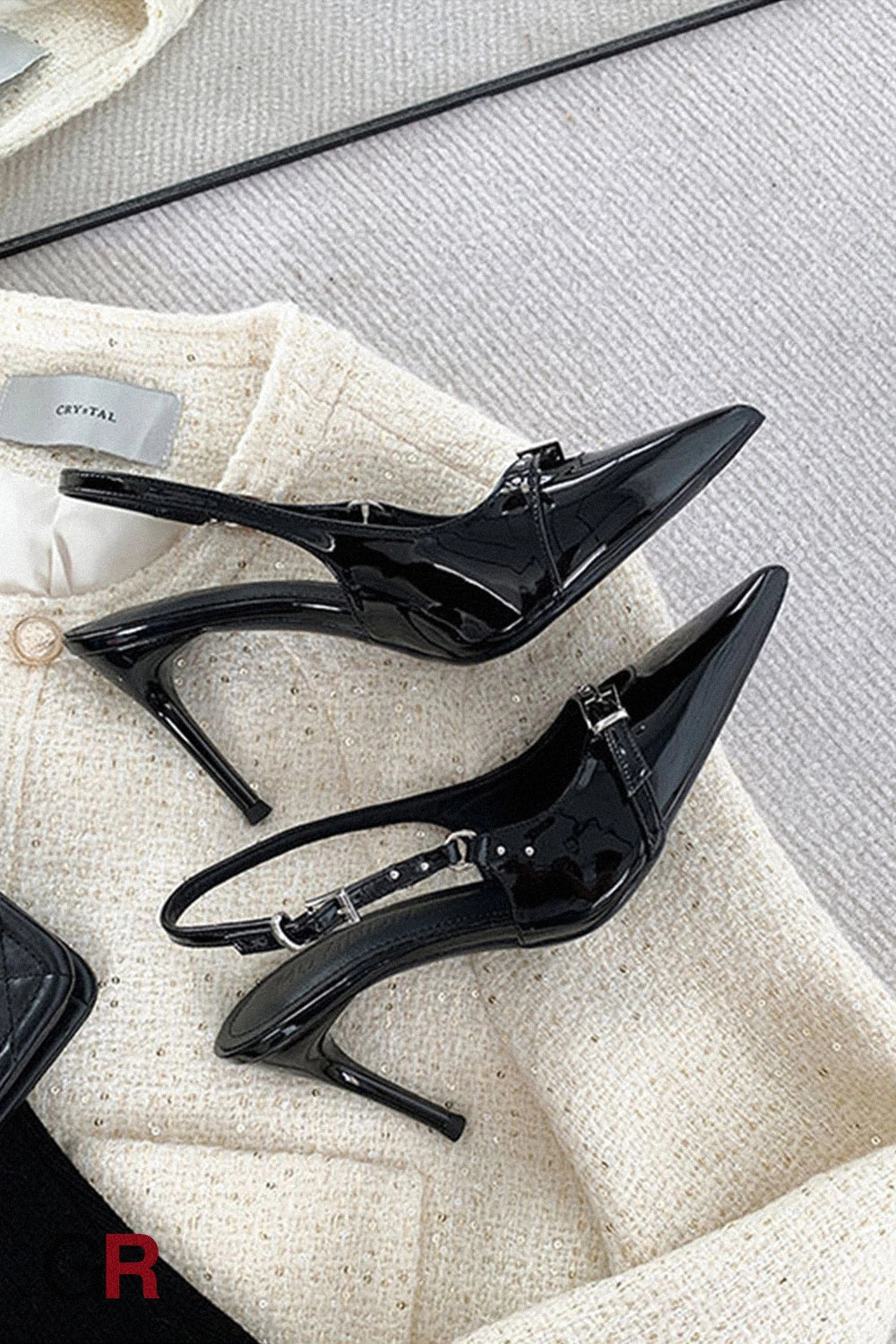 Slim Heel Pointed Large Heel Sandals