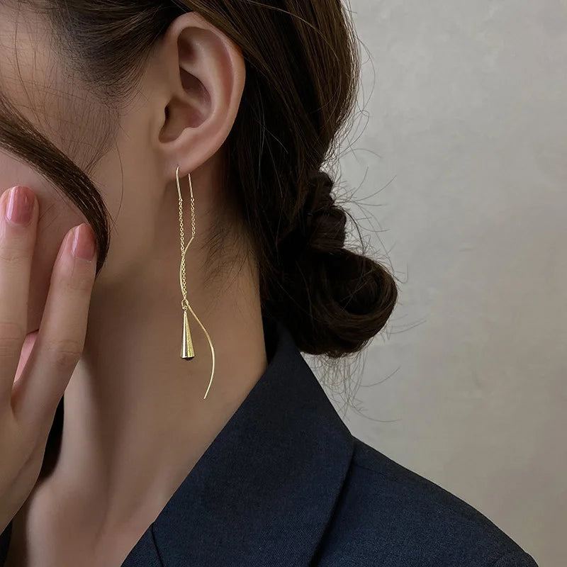Sophisticated Scarlet Earrings - GlamoROZ