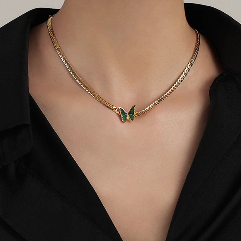 Golden Flutter Necklace - GlamoROZ