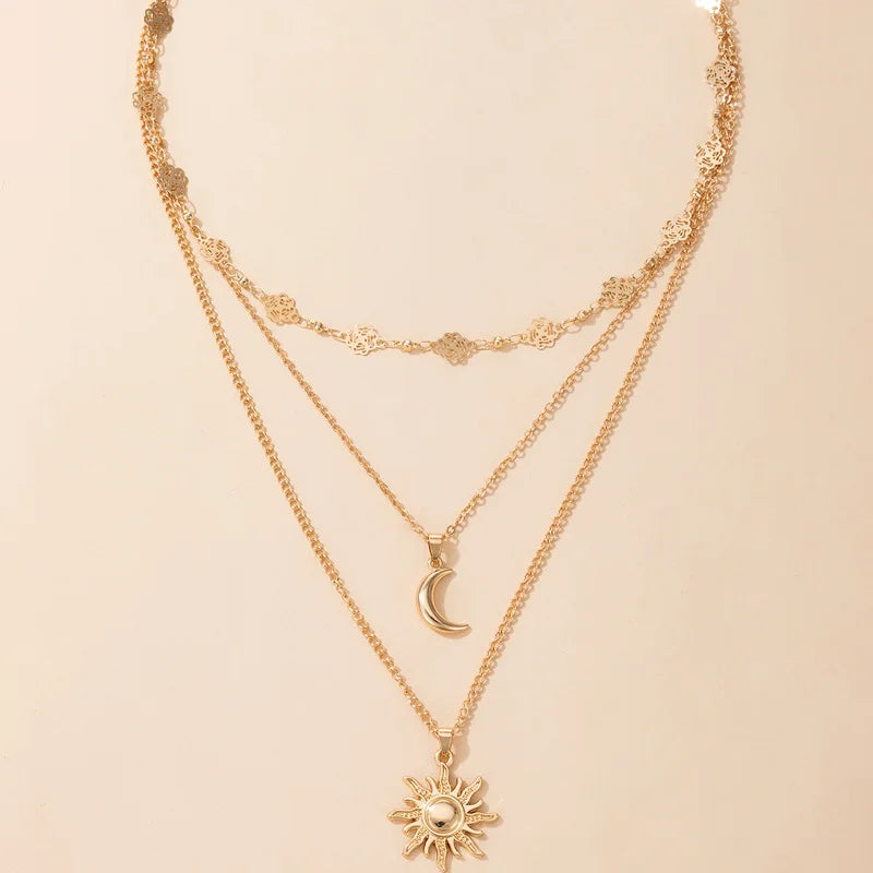 Sunrise Layers Golden Pendant Necklace - GlamoROZ