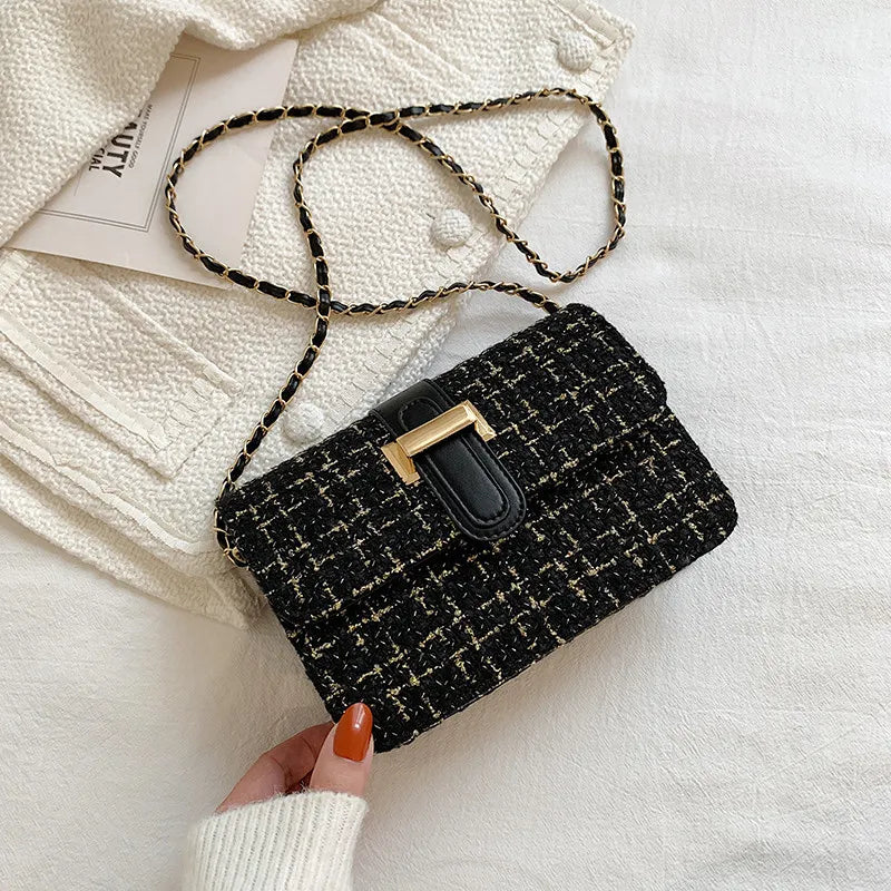 ChicWeave Textured Petite Bag - GlamoROZ