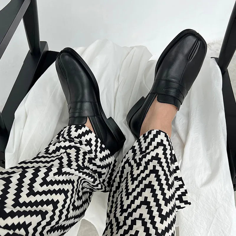 Opulent Equine Elegance Flats for Women - GlamoROZ