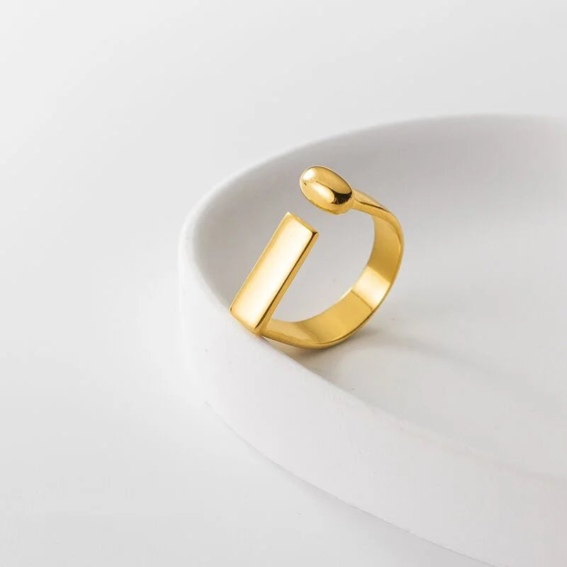 Radiant Aurum Elegance Ring - GlamoROZ
