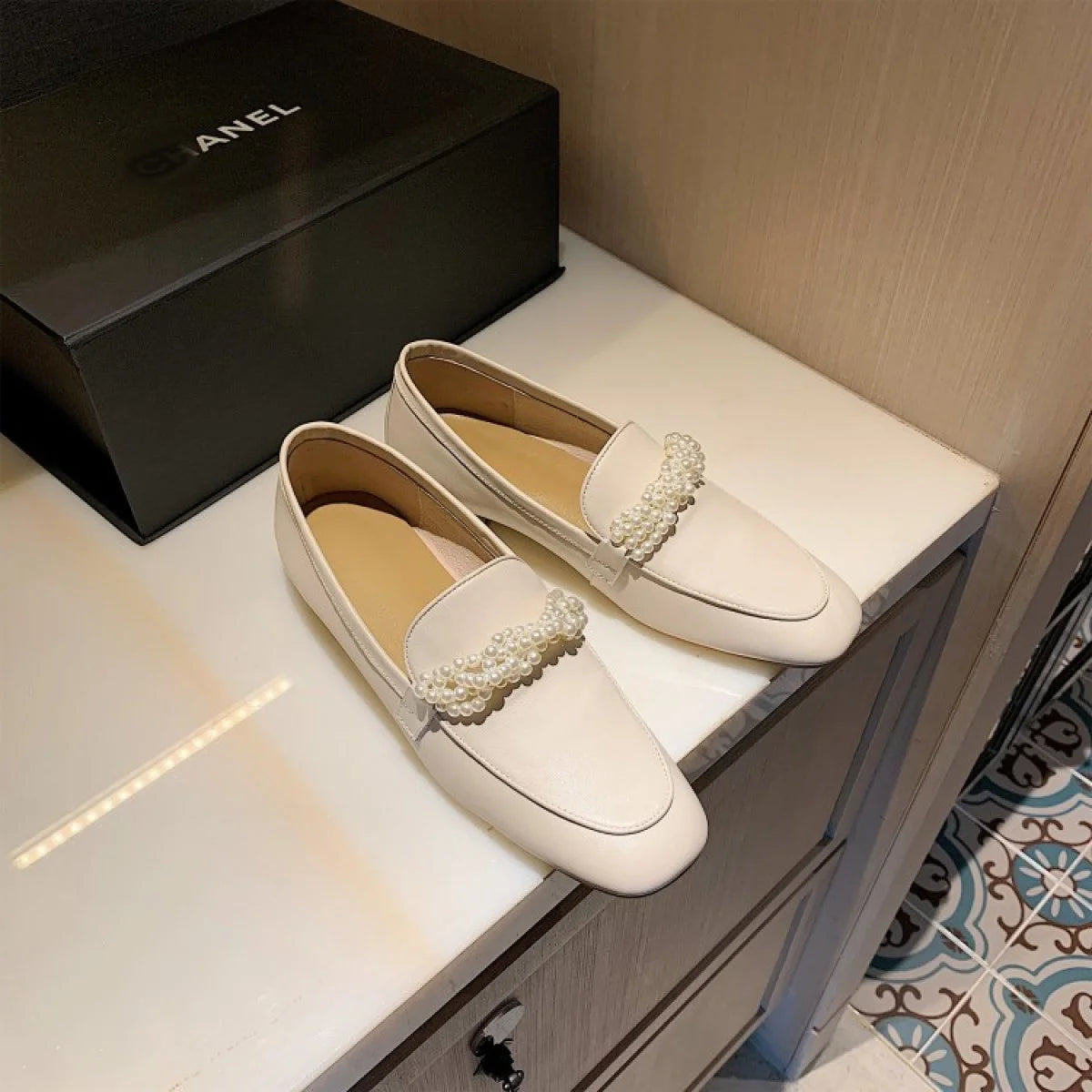 Parisian Pearl Embellished Retro Flats - GlamoROZ