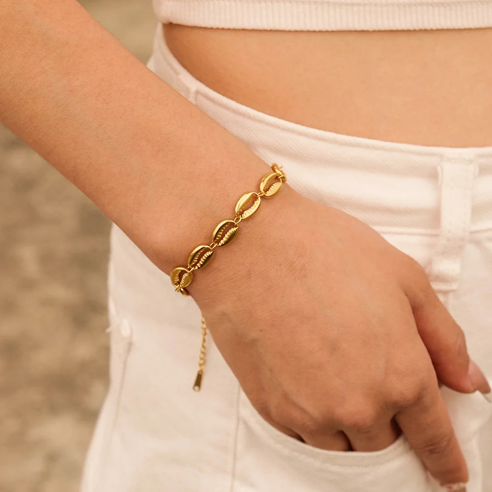 Golden Shell Radiance Bracelet - GlamoROZ