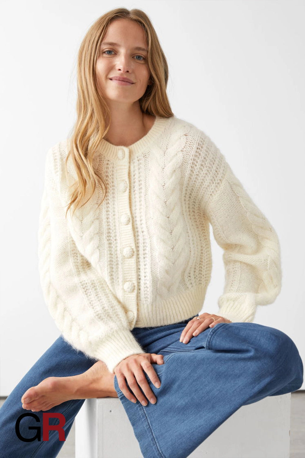 Regal Half-High Neck Cardigan - GlamoROZ
