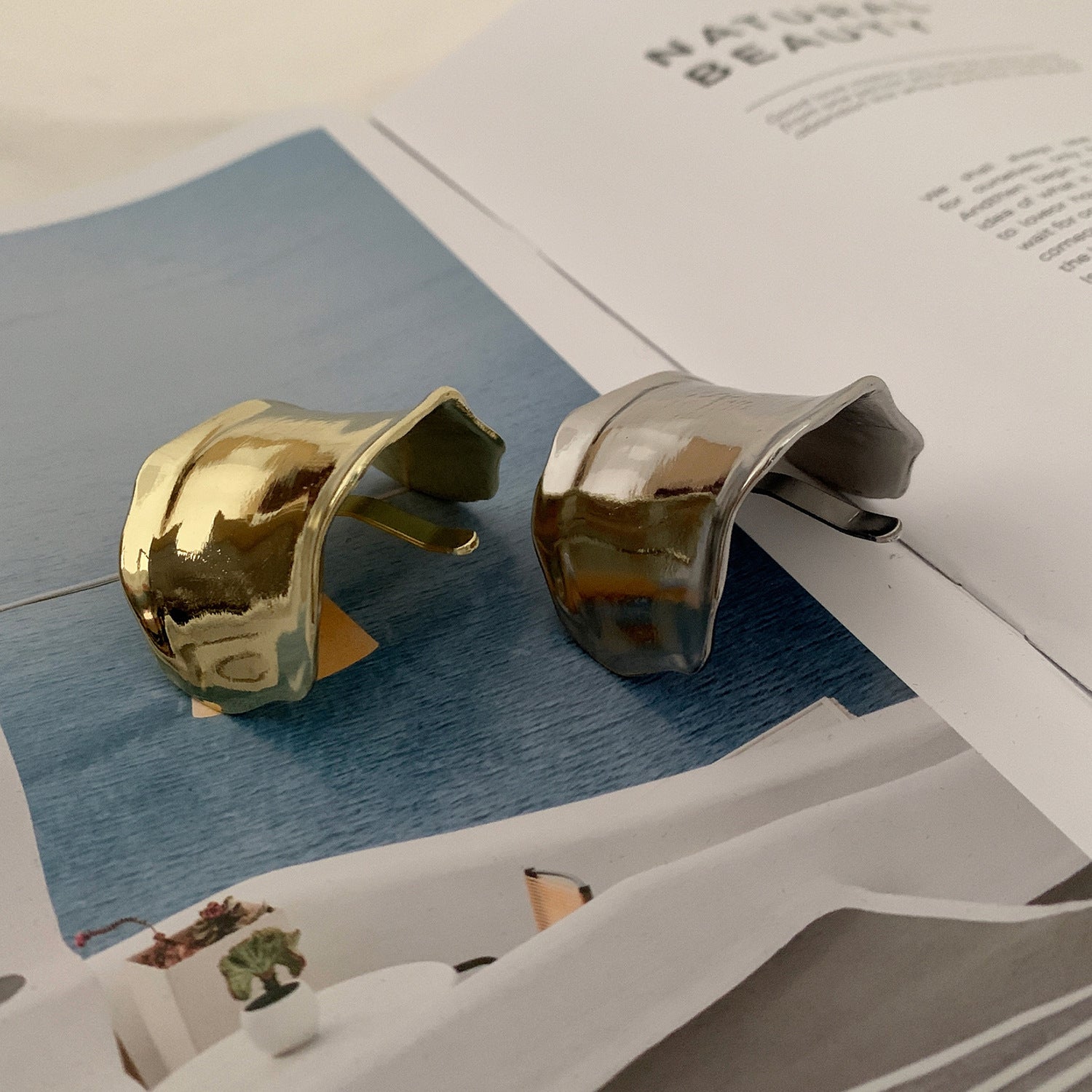 Glossy Metal Feeling Ponytail Clip Women