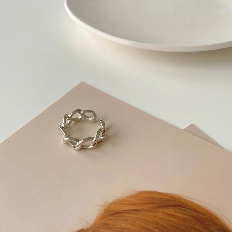 Golden Twist Chain Ring - GlamoROZ