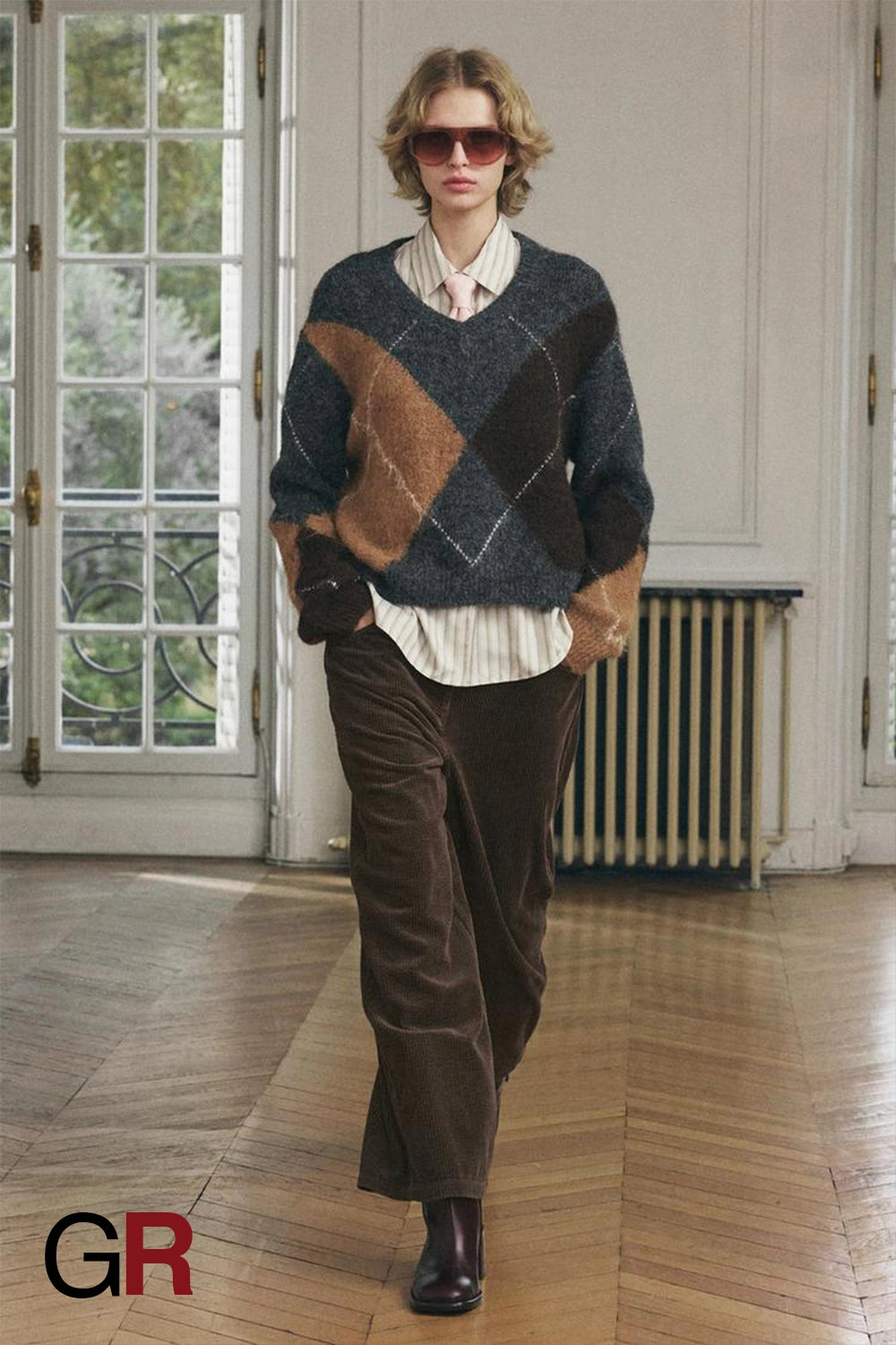 Diamond-Pattern Round Neck Casual Sweater - GlamoROZ