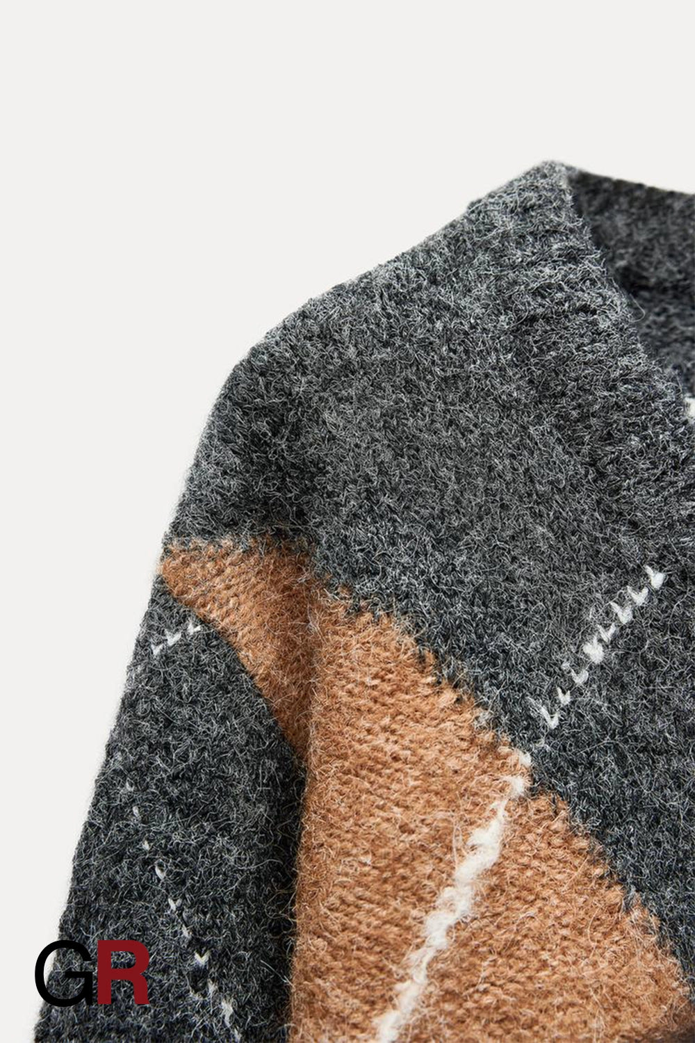 Diamond-Pattern Round Neck Casual Sweater - GlamoROZ