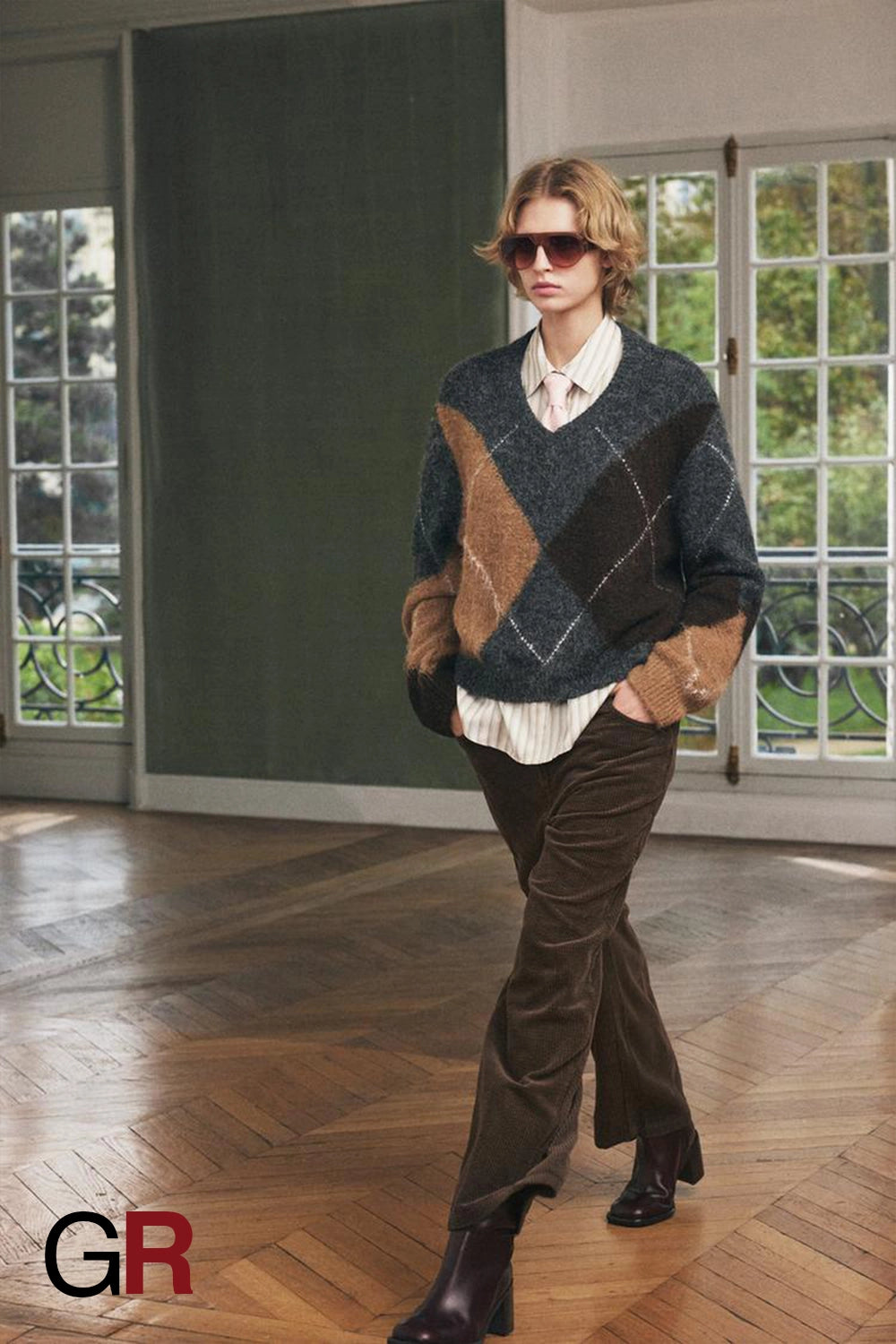 Diamond-Pattern Round Neck Casual Sweater - GlamoROZ