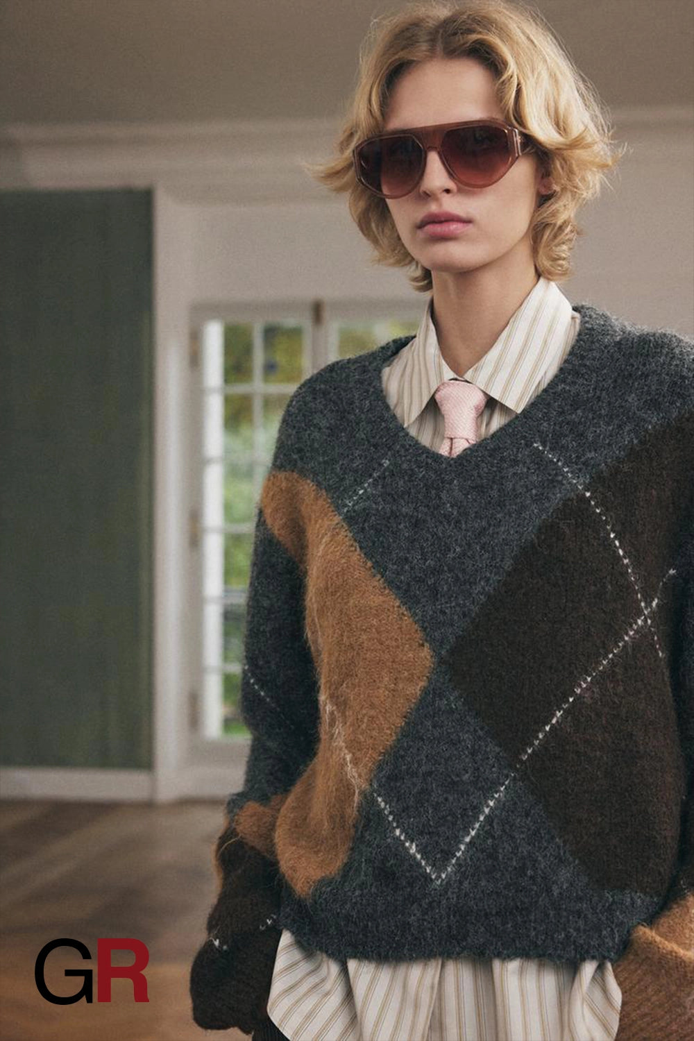 Diamond-Pattern Round Neck Casual Sweater - GlamoROZ