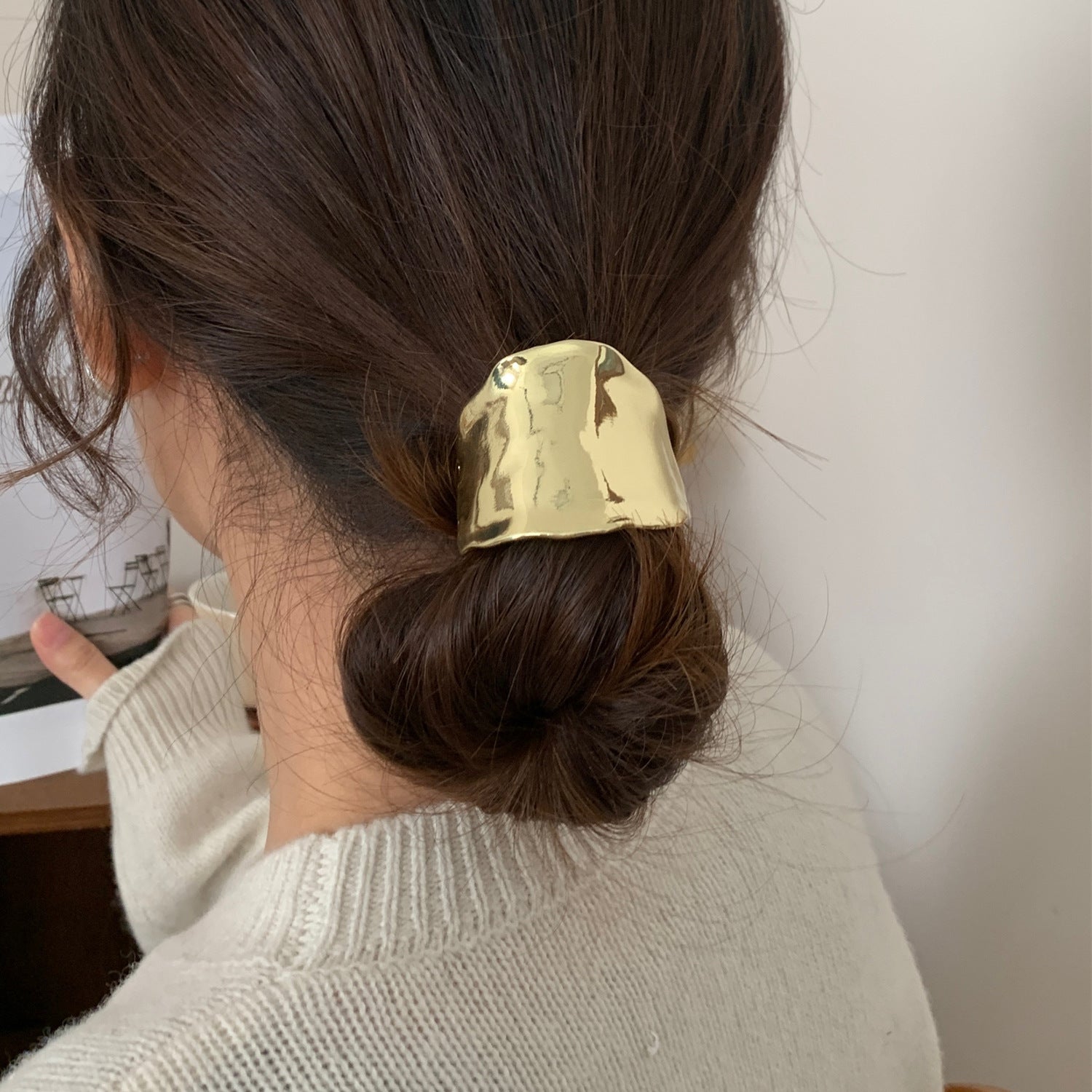 Glossy Metal Feeling Ponytail Clip Women