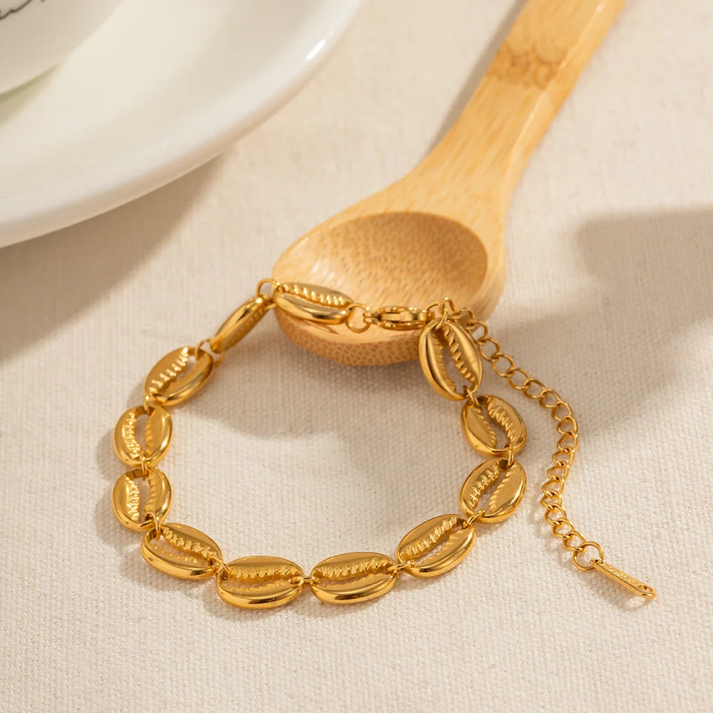 Golden Shell Radiance Bracelet - GlamoROZ