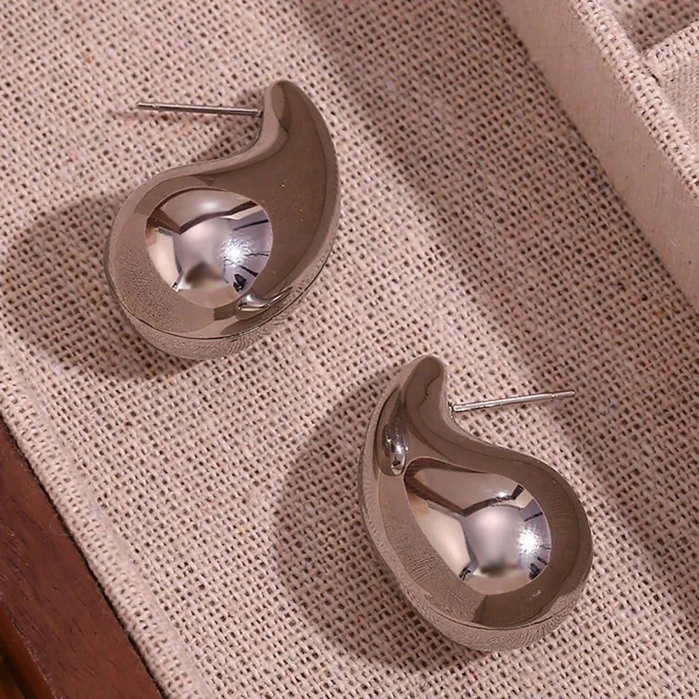Radiant Dewdrop Earrings - GlamoROZ