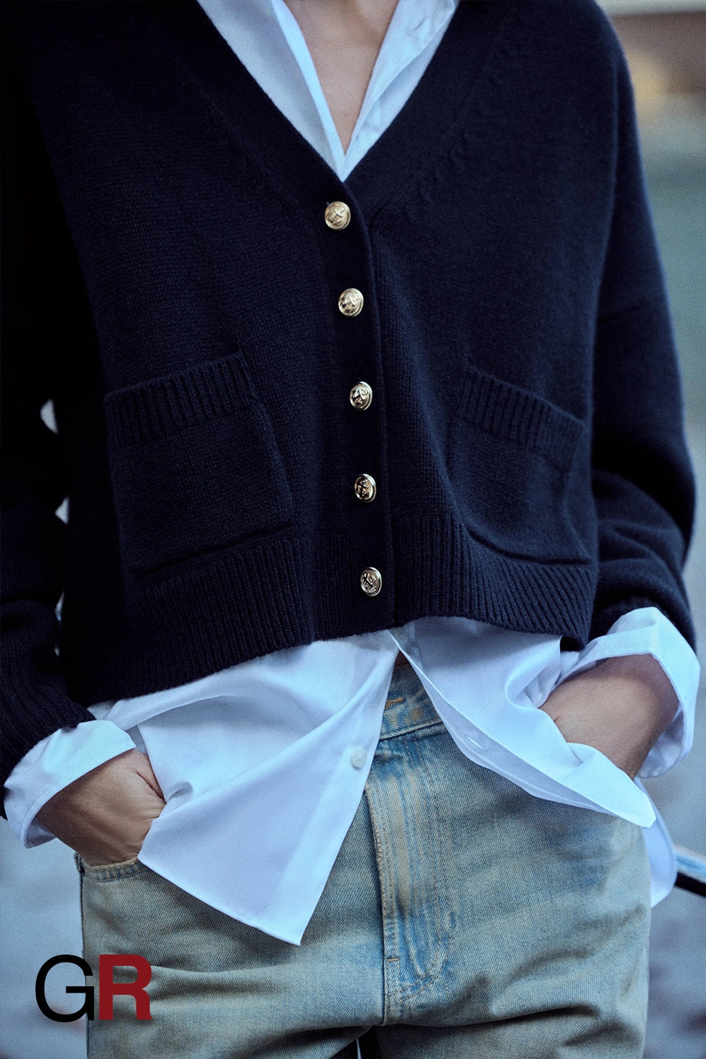 Luxe V-Neck Knitted Sweater - GlamoROZ
