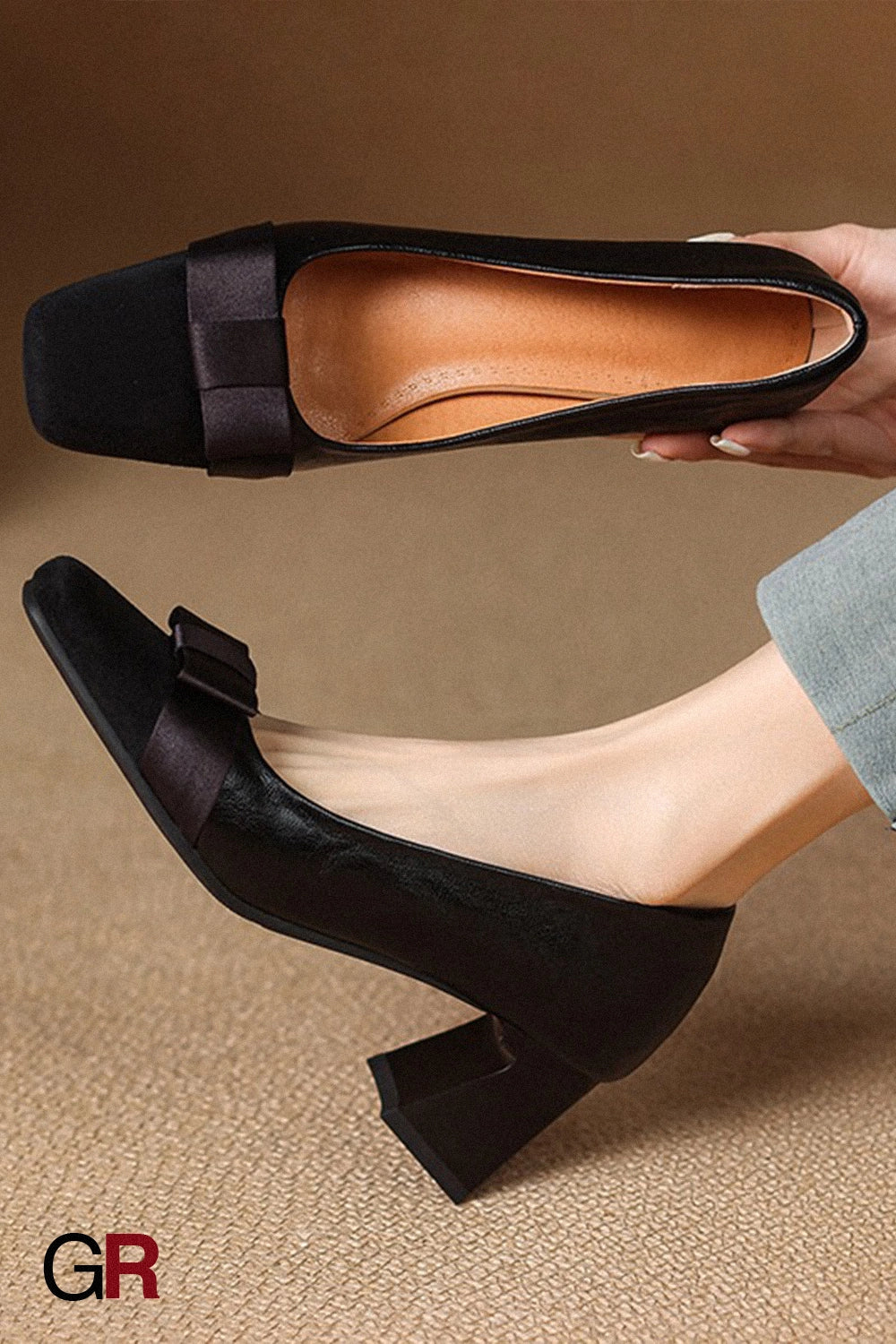 Élise Velvet Bow Pumps