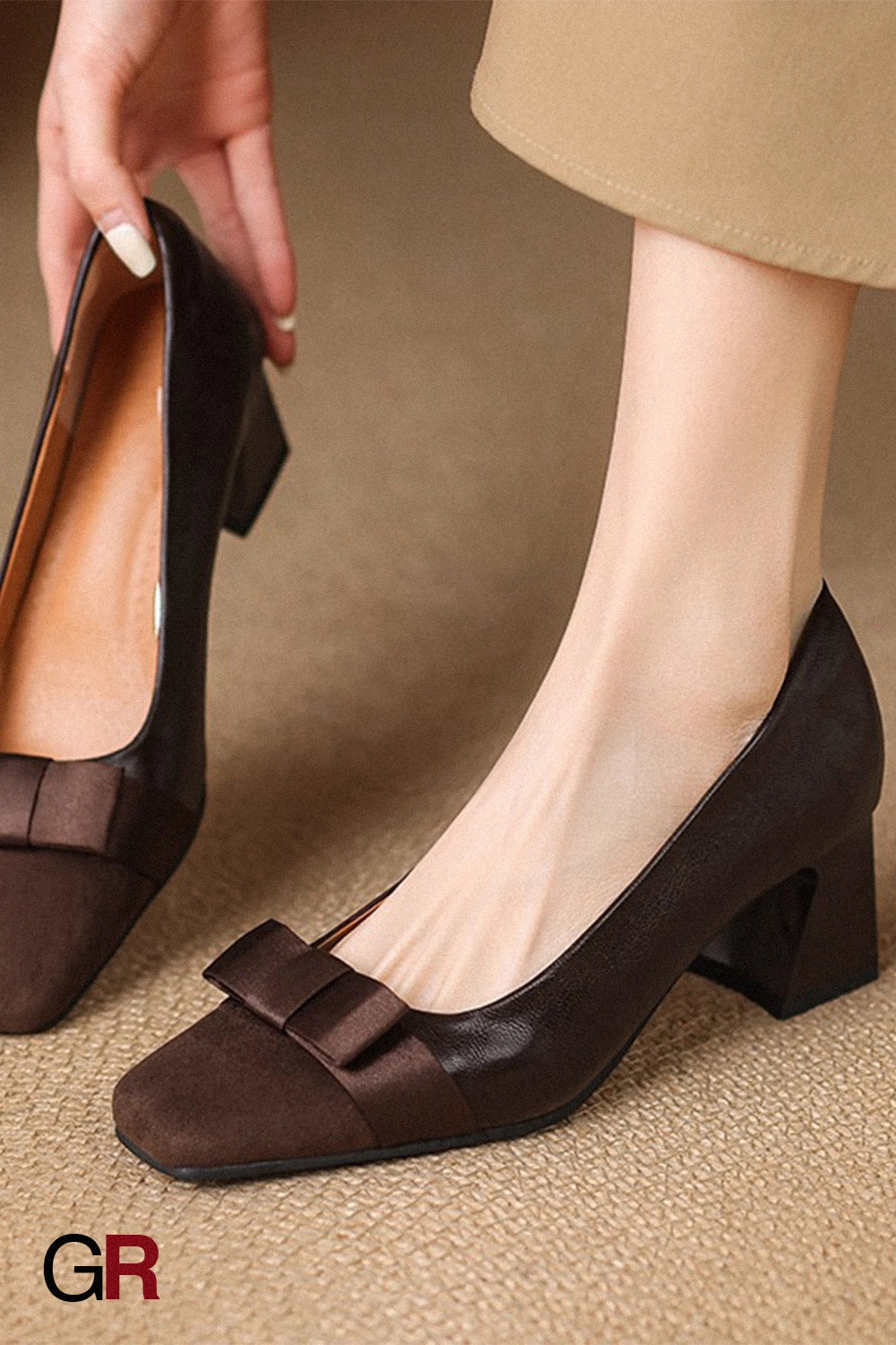 Retro Square Head Stitching Chunky Heel Pumps Women's Spring And Autumn New Bow Low-cut High Heels