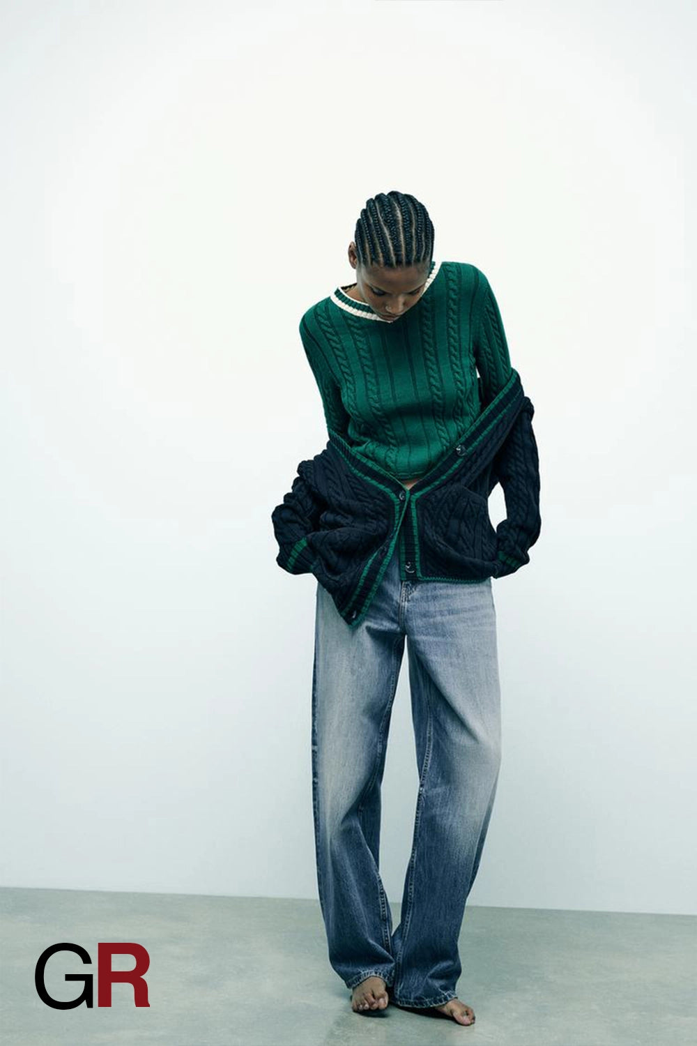 Timeless V-Neck Cable Knit Sweater - GlamoROZ