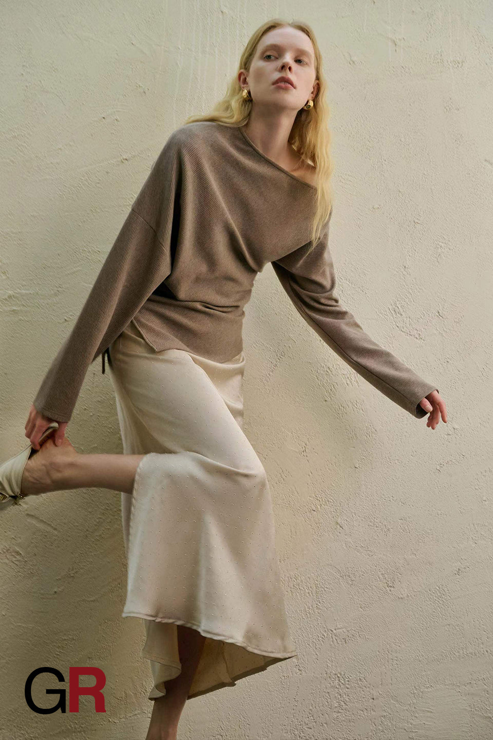 Velour Grace Slant Shoulder beige Lounge Top - GlamoROZ