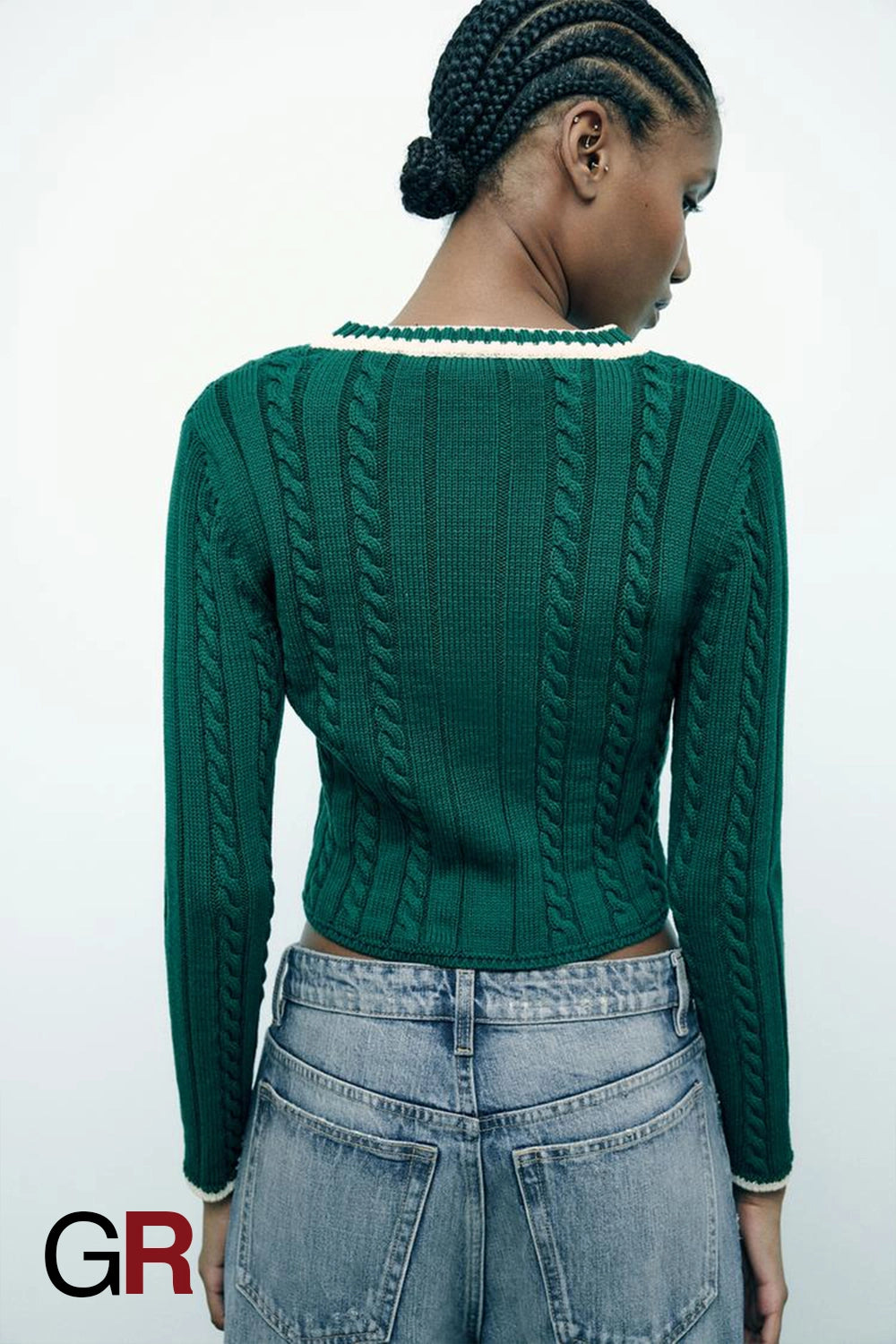 Timeless V-Neck Cable Knit Sweater - GlamoROZ