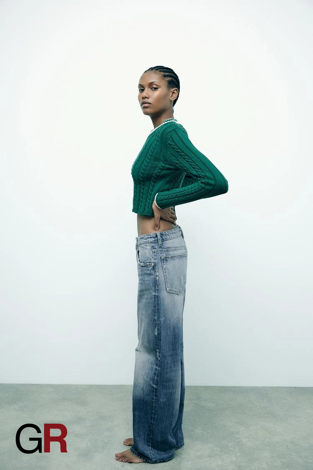 Timeless V-Neck Cable Knit Sweater - GlamoROZ