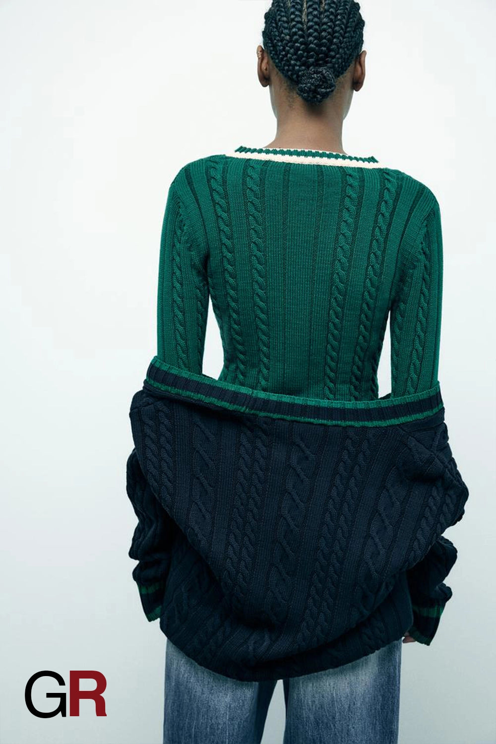 Timeless V-Neck Cable Knit Sweater - GlamoROZ