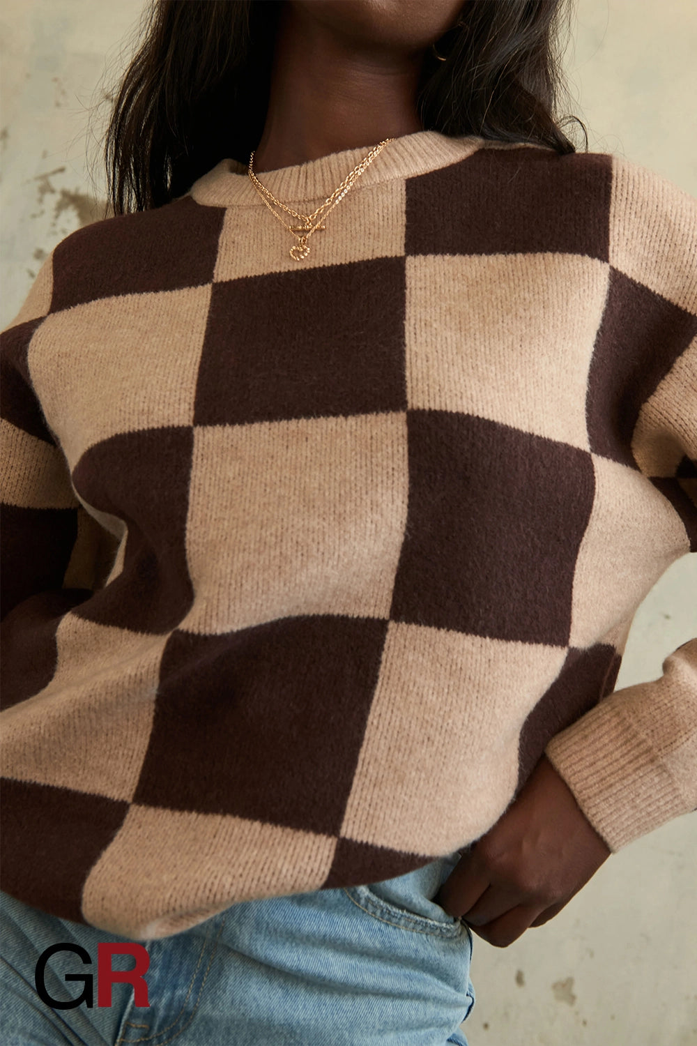 Chic Checkerboard Round Neck Sweater - GlamoROZ