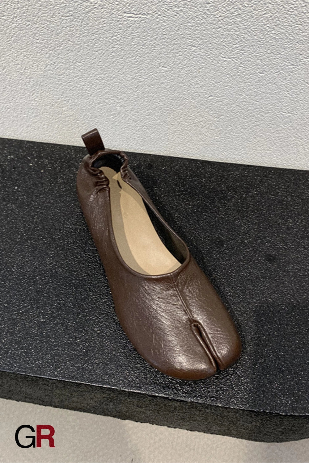 Women's Simple Split Toe Horseshoe Peas Chunky Heel Pumps