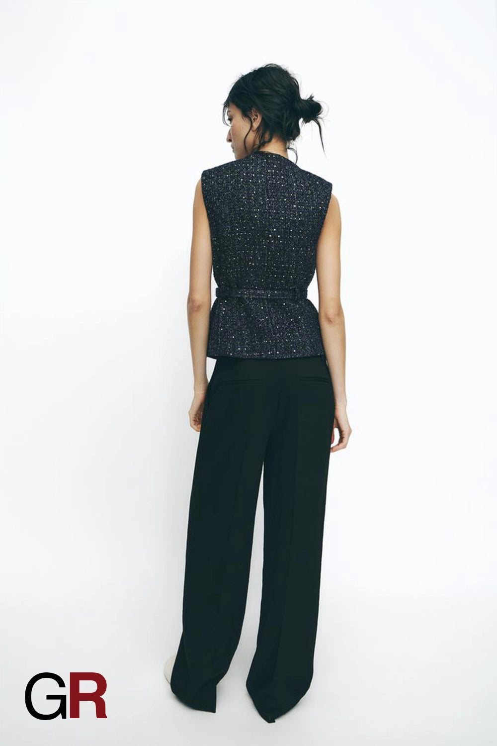 Versatile Textured Knit Vest - GlamoROZ