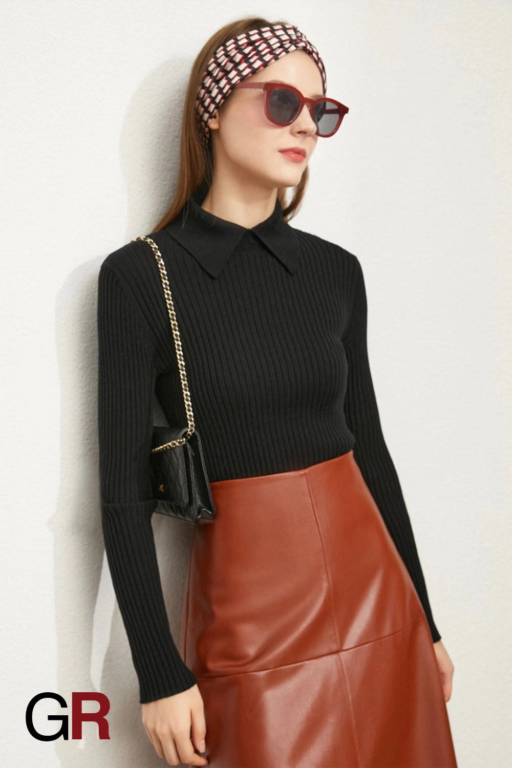 Luxe Retro Cashmere Black Pullover Sweater - GlamoROZ