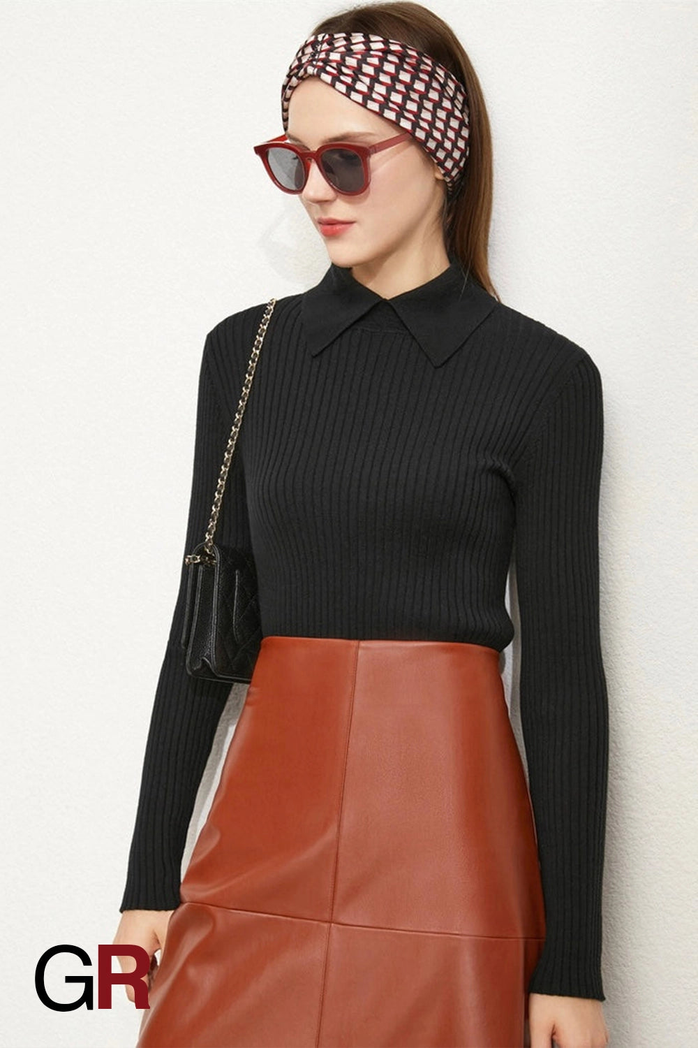 Luxe Retro Cashmere Black Pullover Sweater - GlamoROZ